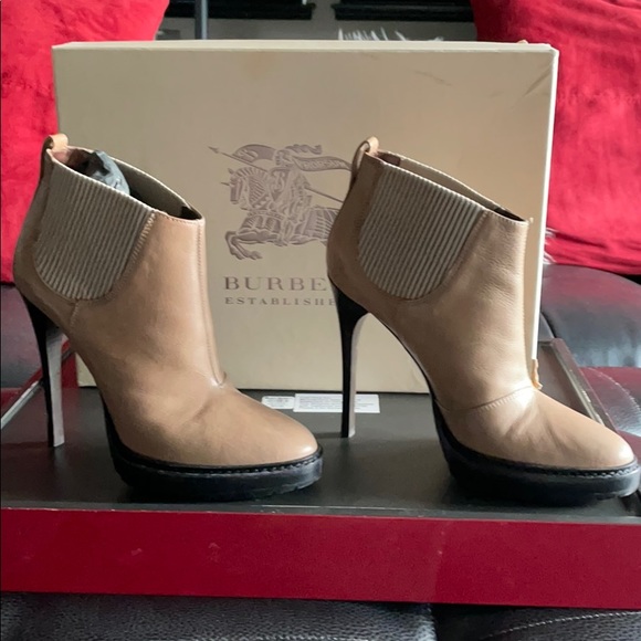 Burberry (platform) Chelsea bootie - Picture 2 of 6